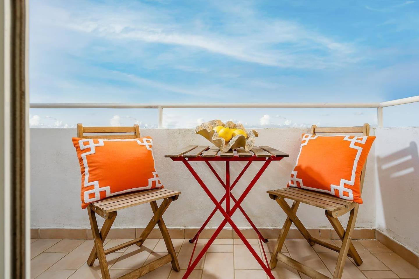 Spacious&Bright2Bedroom Apt Near Beaches,Sleeps 6 ポルティマン エクステリア 写真